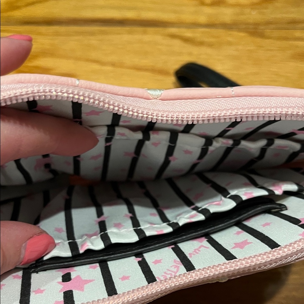 Betsey Johnson Pink Heart Wristlet Clutch with Black Strap - Picture 5 of 6